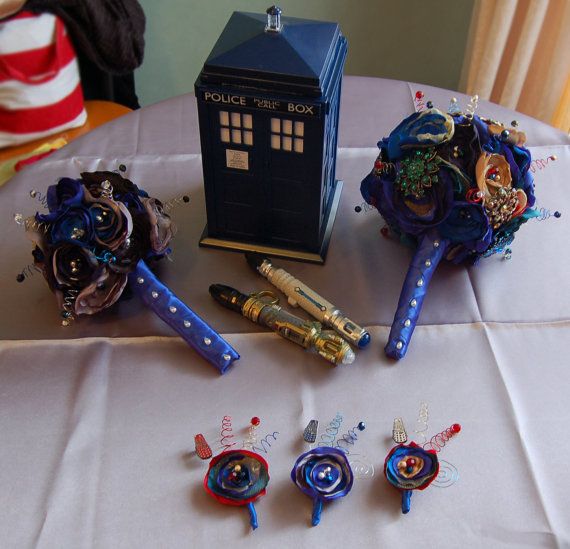 oh wow Doctor Who wedding bouquet so cool!! #wedding #doctorwho