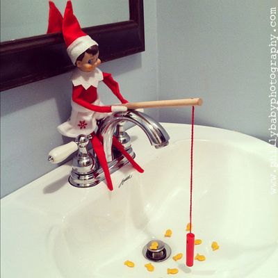 tons of elf on a shelf ideas… never can figure a new place to put him!