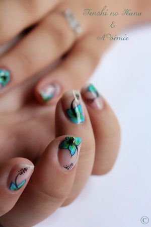 Tropical flowers nail art