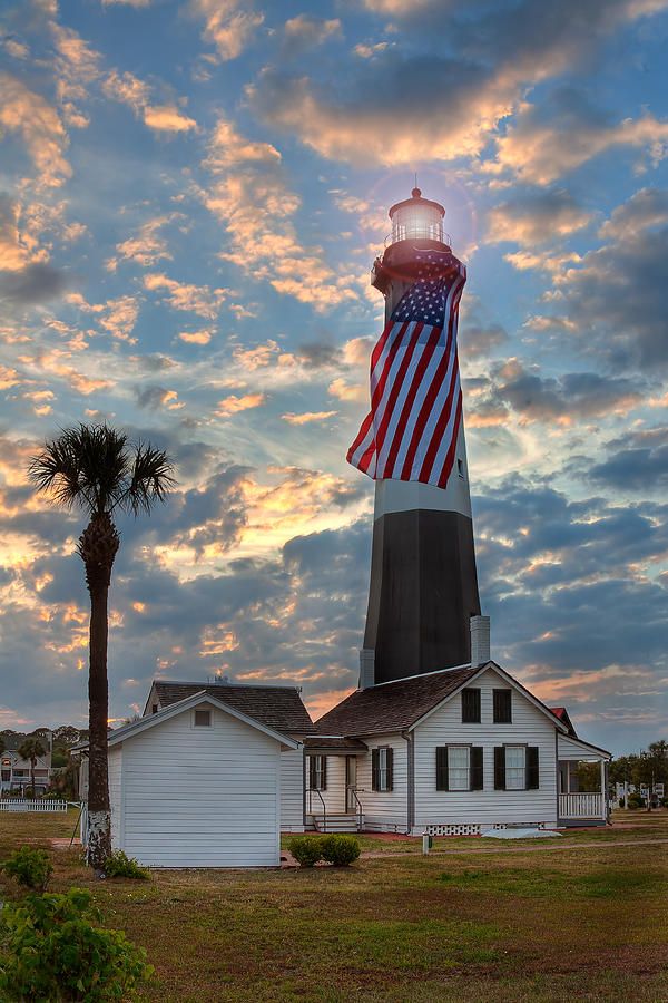 ✮ Tybee Lighthouse shot at Sunset with the American Flag, Georgia