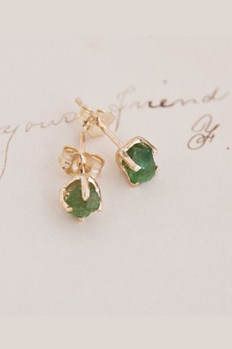 12 earrings to make your holiday outfit!