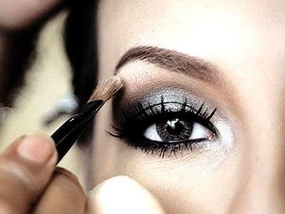 7 Clever Makeup Tips on How to Make Your Eyes Look Bigger Instantly