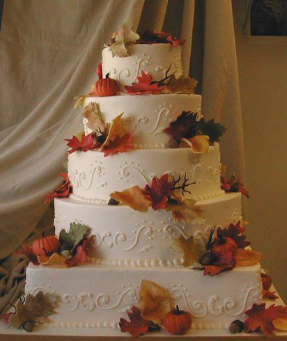 A fall wedding cake that carries out the fall theme and I love it's simplici