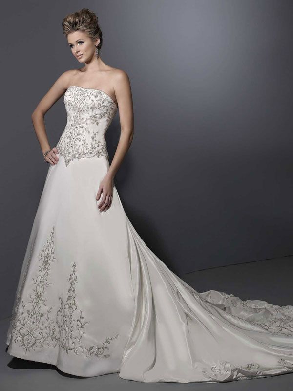 Attractive strapless sleeveless taffeta wedding dress