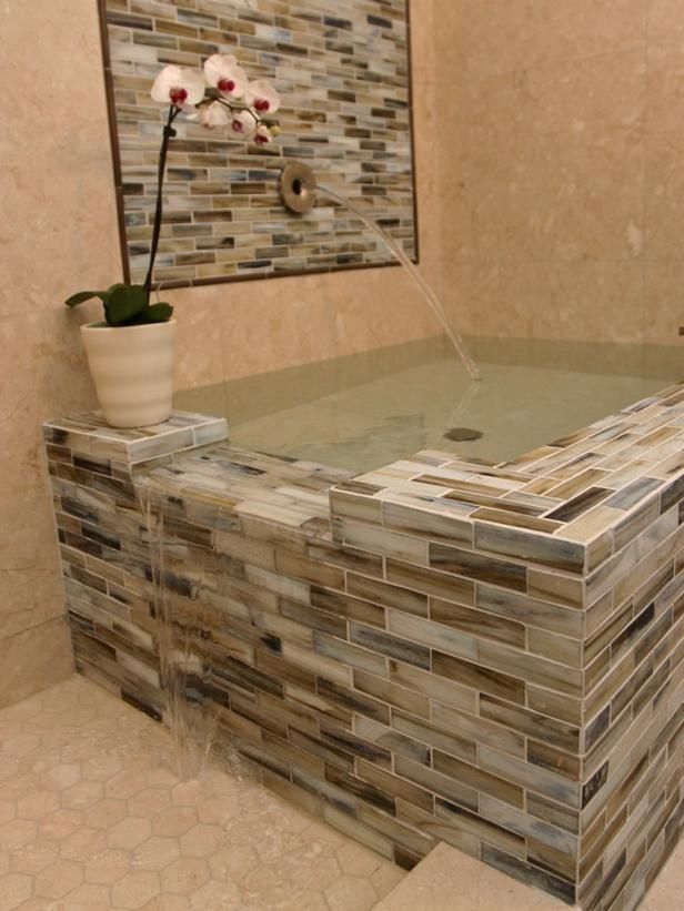 Bathtub for two, overflows into the shower.  Ohhh yes, please!
