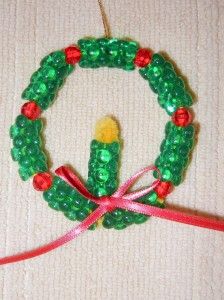 Beaded Christmas Wreath Ornament :: Christmas Craft