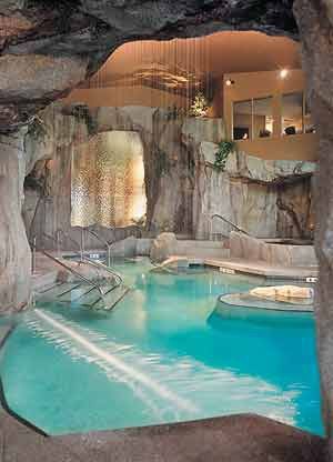 Beneath-house pool : Now THIS is a basement!