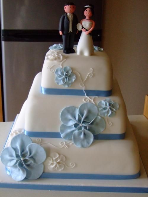 Blue floral wedding cake
