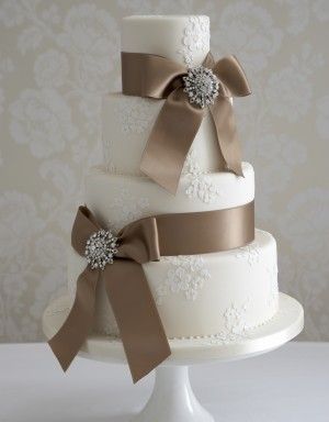 Bow and Brooch Wedding Cake