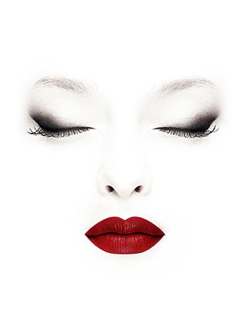 Brown smokey eye + red lips!    Eyes:  Liner: Teddy – MAC    Lips:  Red Russian