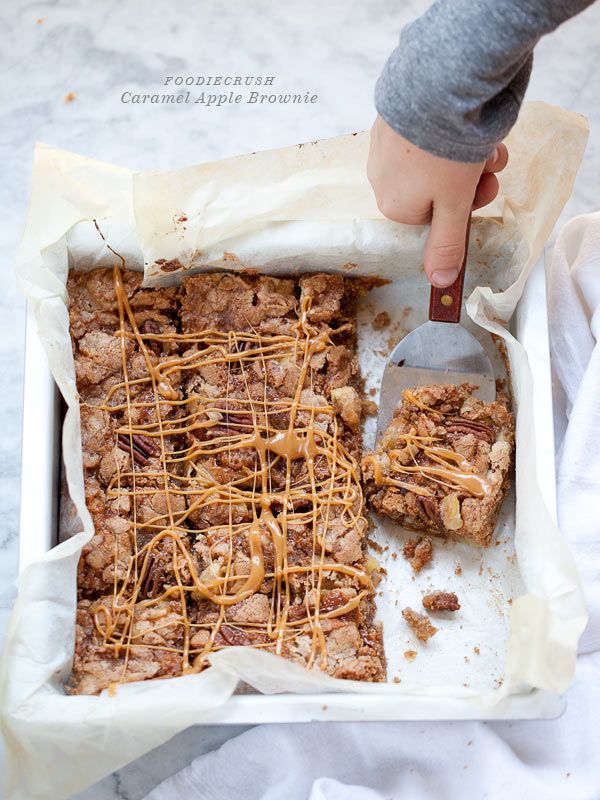 Caramel Apple Brownies–Oooh, I'm thinking an office treat for Monday mornin