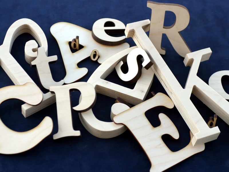 Cheap site to order wood letters that come in many fonts, heights and thicknesse