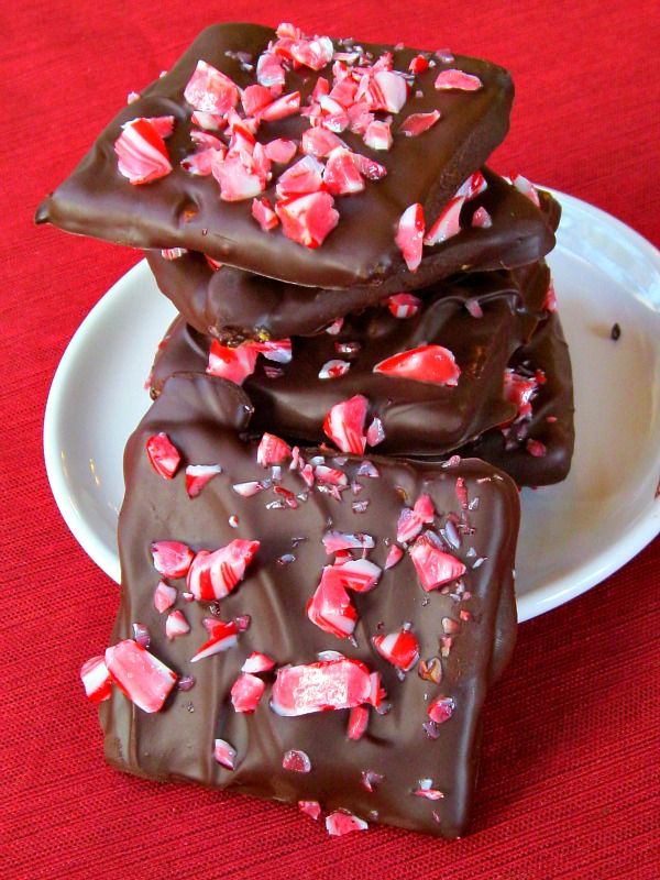 Chocolate dipped candy cane grahams