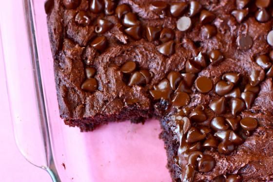 Chocolate dump cake   4 ingredients- Super easy and YUMMY!