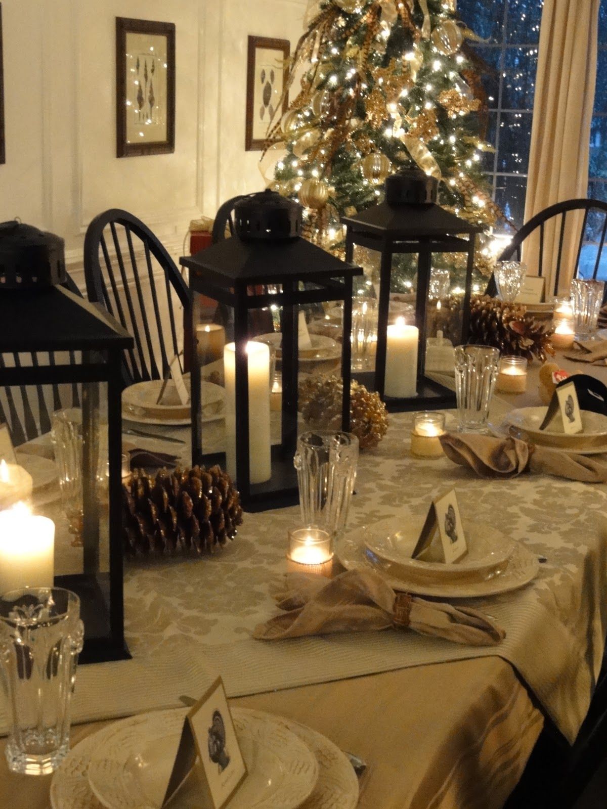 Christmas Table with Lantern Decor