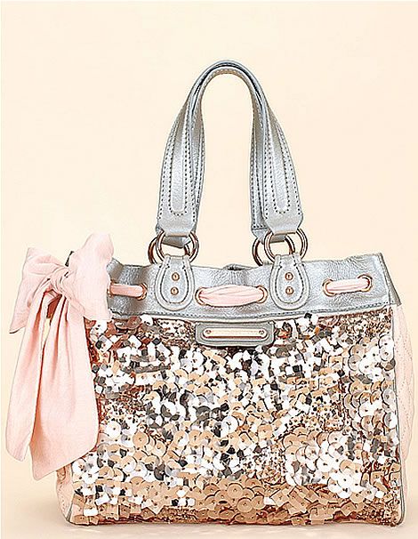 Coach never fails, glitter and bows. I WANT THIS. ♥