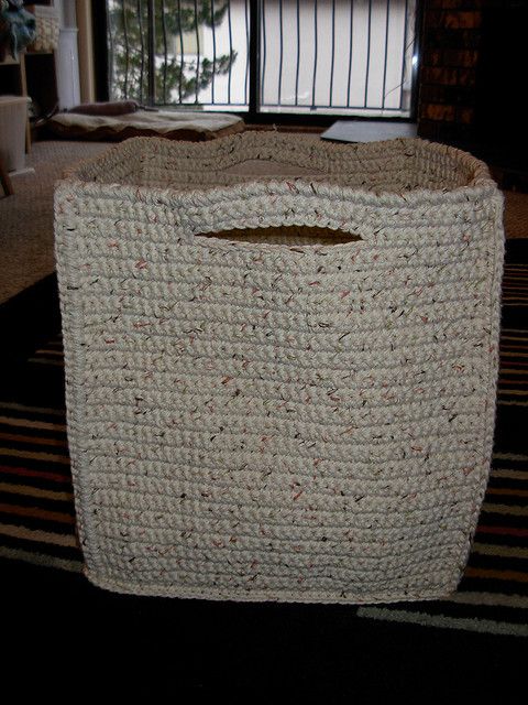 Crochet Basket – Tutorial – Crochet basket to hold all my crochet stuff…. GENI