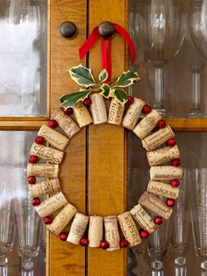 DIY Christmas Decorations Made Of Wine Corks