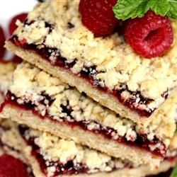 Delicious Raspberry Oatmeal Cookie Bars . . . easy and tasty