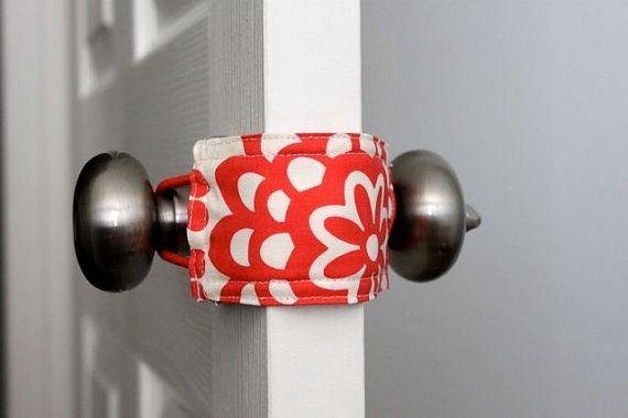 Door Jammer – allows you to open and close babys door without making a sound. Ke