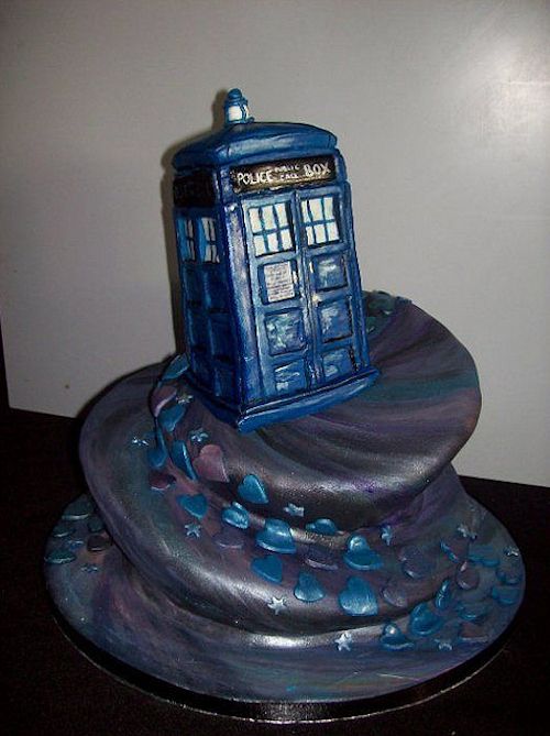Dr. Who Cake… I have never seen this show, but i know a lot of people who like