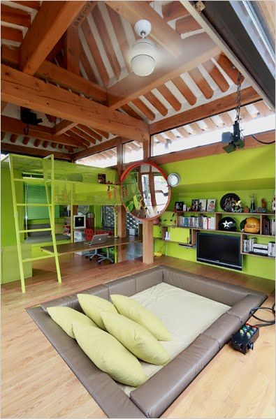 Entertainment pit with cushions from a courtyard house in Seoul
