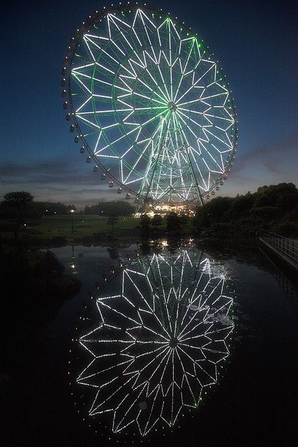 Ferris wheel in the night / Tokyo, Japan