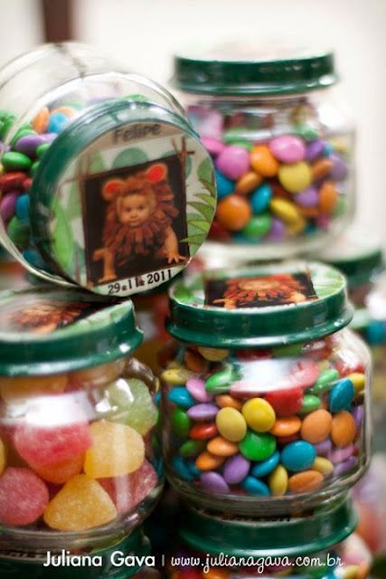 Fill baby food jars with candy and give them out at a first birthday party. Love