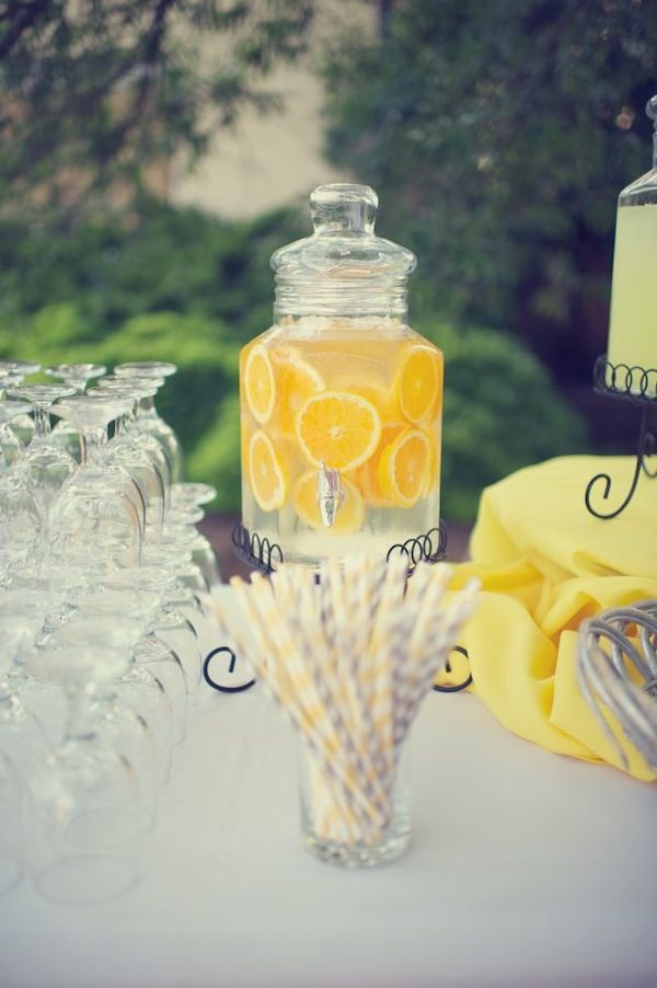 GREY ‘N’ YELLOW WEDDING :) | By Antonia Christianson Events | The Kn