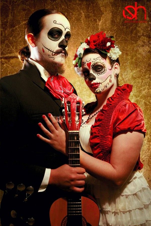 Gorgeous photo. Day of the dead Couple.