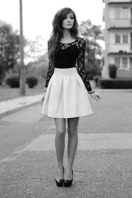 High waist skirt and lace top with heels