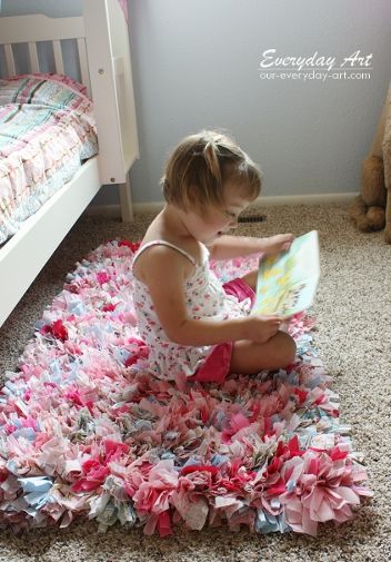 How to make a rag rug! Super easy.