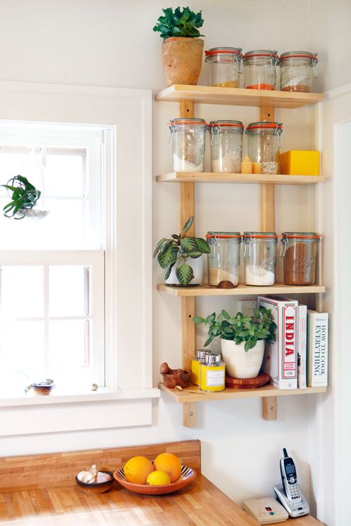 Love these shelves… so simple