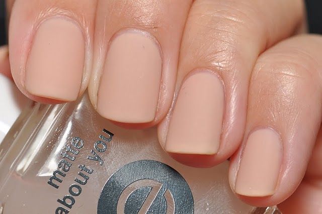 Matte nude nails