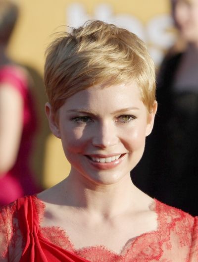 Michelle Williams owns her pixie cut
