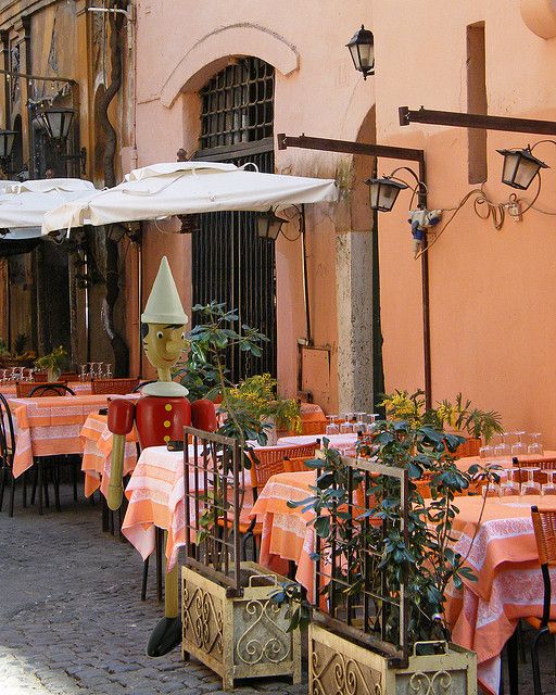 Pinocchio Dines In Rome, Trastevere District, Italy!