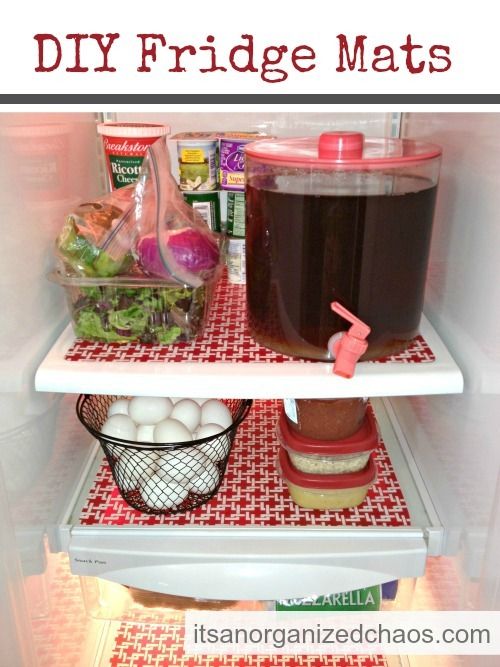 Refrigerator mats made from plastic placemats….great idea…..saves on cleanin