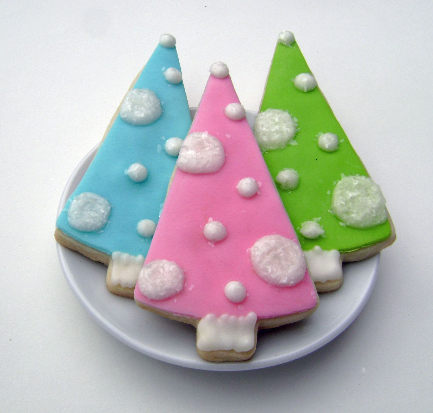 Retro Christmas Tree Sugar Cookies – Pink, Turquoise, Lime. #ApartmentTherapy