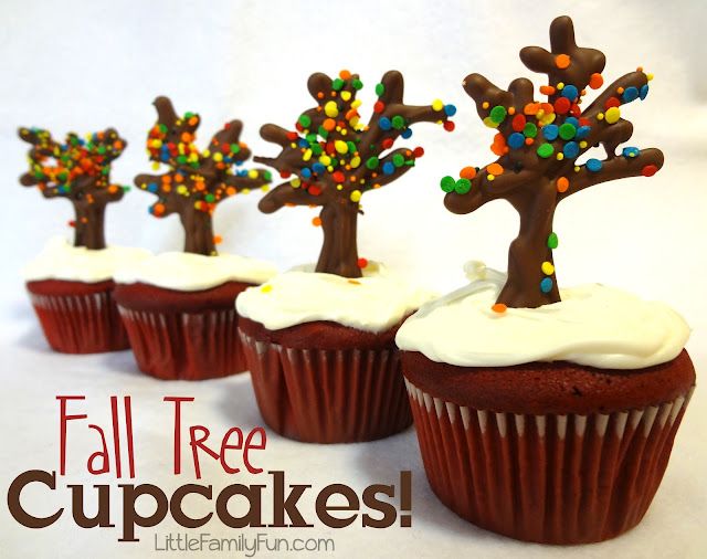 Simple Tree Cupcakes for Autumn. Fall Cupcakes.