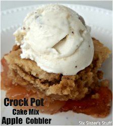 Slow Cooker Cake Mix Apple Cobbler – This easy slow cooker cobbler recipe only r