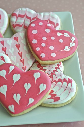 Sugar Cookie Hearts {decorating tutorial}