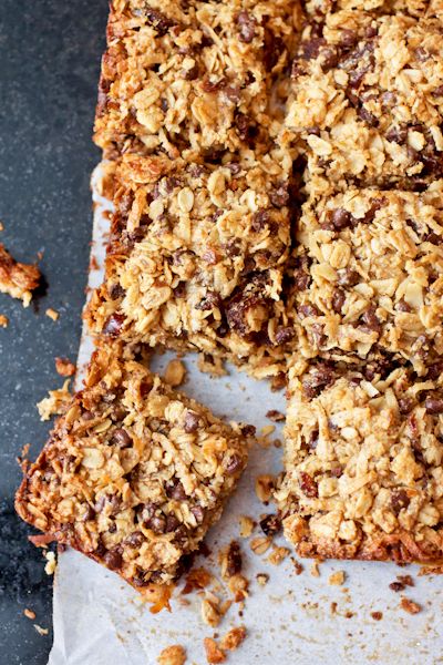 Thick and Chewy Granola Breakfast Bars