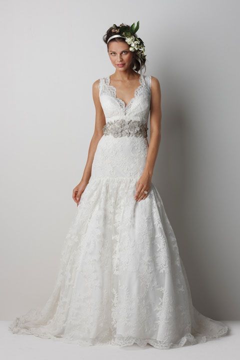 V-neck trumpet / mermaid lace bridal gown