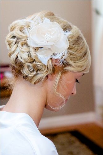 Wedding Hair Trends | Sideswept Bun | Perfect Wedding Guide Wedding Blog #realwe