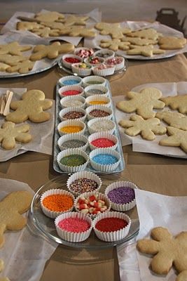What a cute idea!!! Christmas – holiday cookie workshop! (icing is in cups with