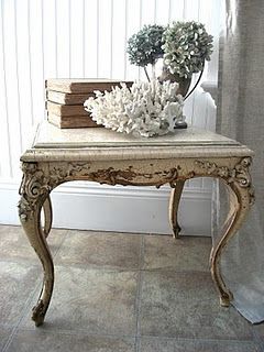 adore the table