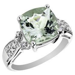 green amythest engagement ring :)♥