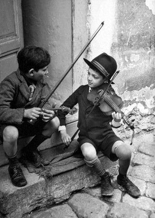 gypsy children in Budapest 1939