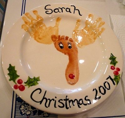 Christmas plate hand print idea. | Christmas | Pinterest -   Handprint plates ideas