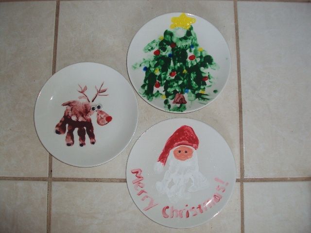 Handprint Christmas Plates -   Handprint plates ideas